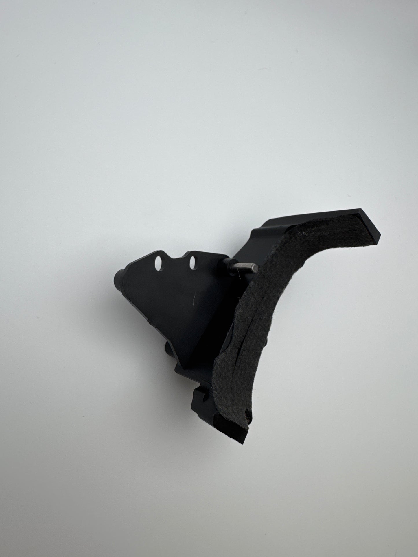 SHIELD, TAKE UP LEVER ASS. - 413232203
