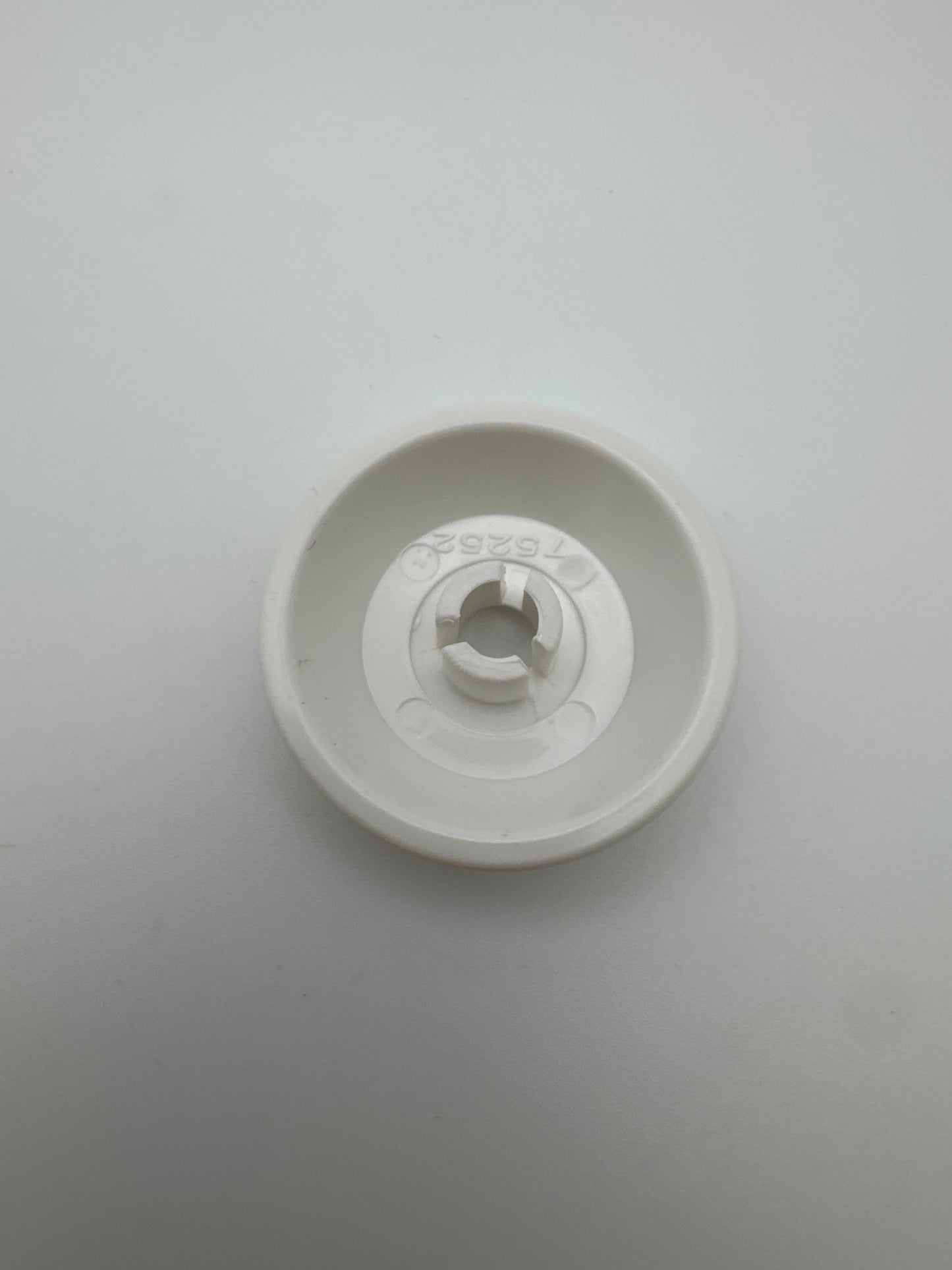 SPOOL PIN CAP BL097 -097-79070