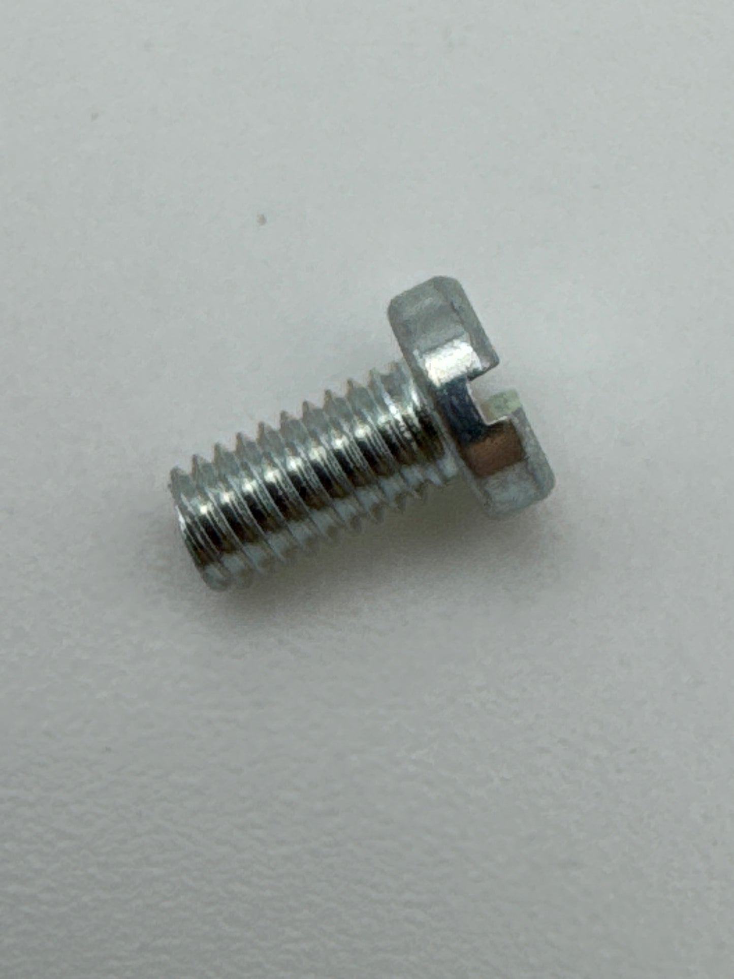 NEEDLE CLAMP SCREW BLE1 NEW - SM3006HY3K