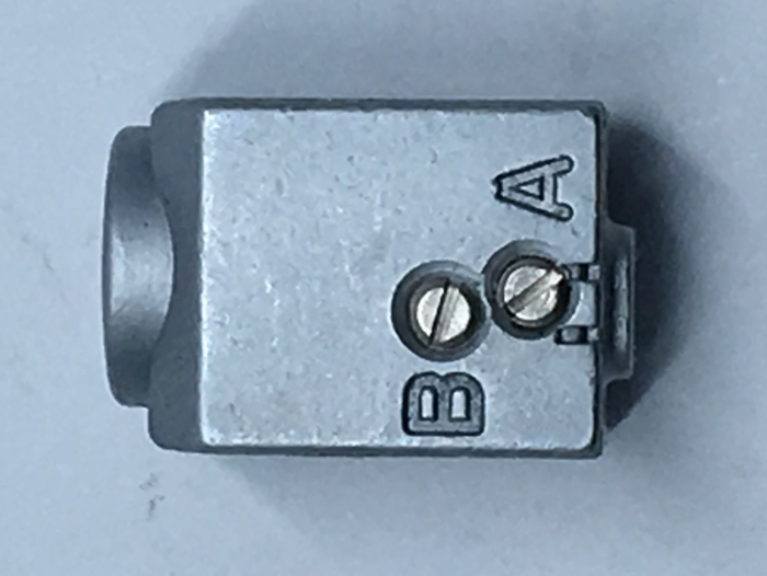 416327501 Needle Clamp (Body) Comp (For 4 Thread)