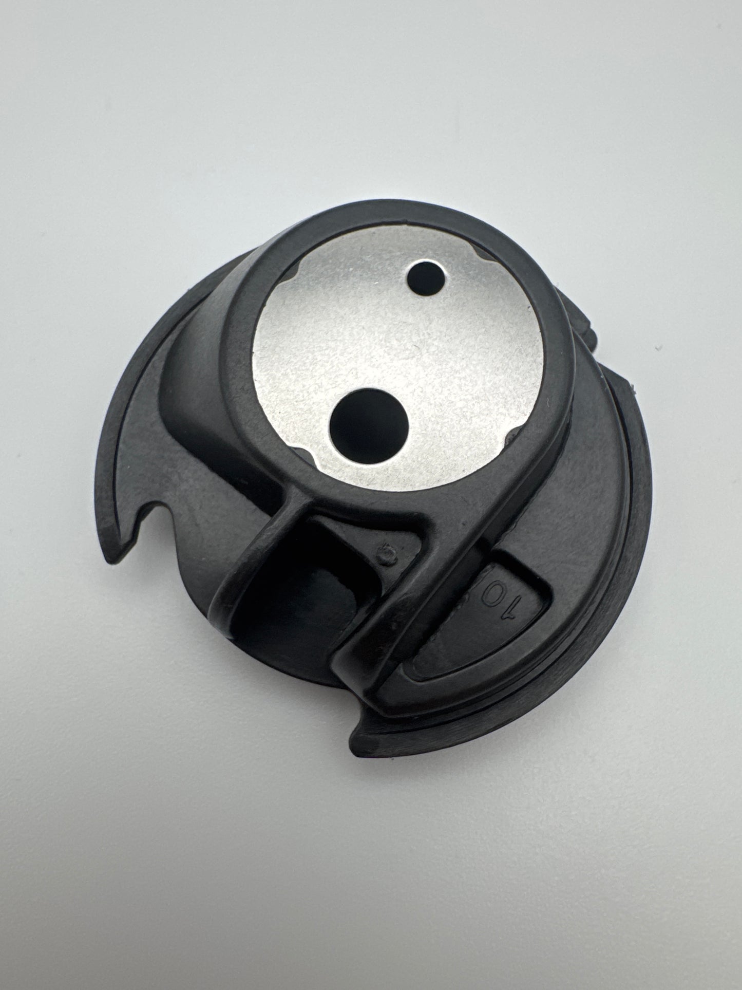 Janome / Viking Emerald 116/118 BOBBIN CASE - 627569106