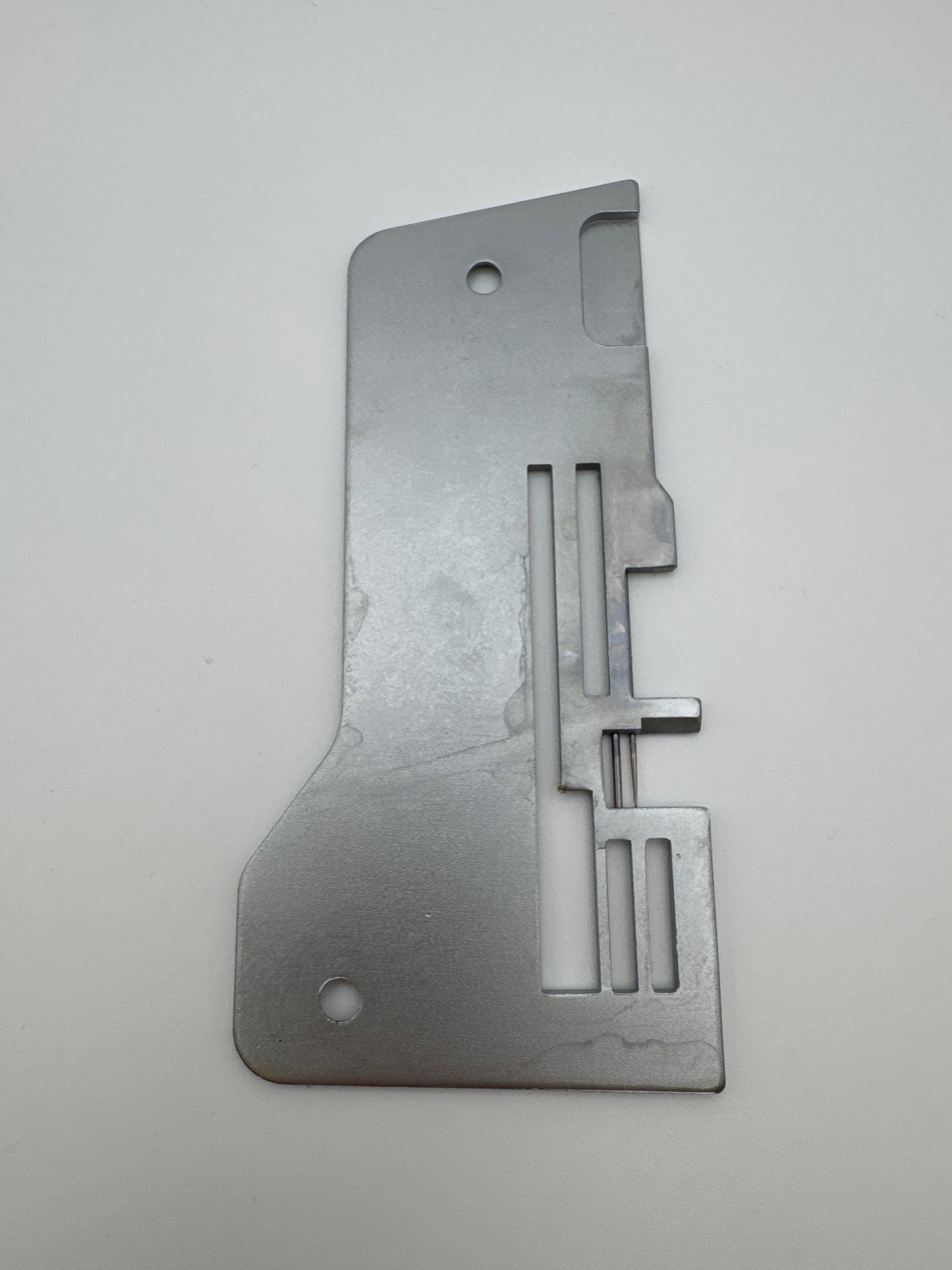JUKI MO -1000 / M02000 NEEDLE_PLATE_ASM - 40134941