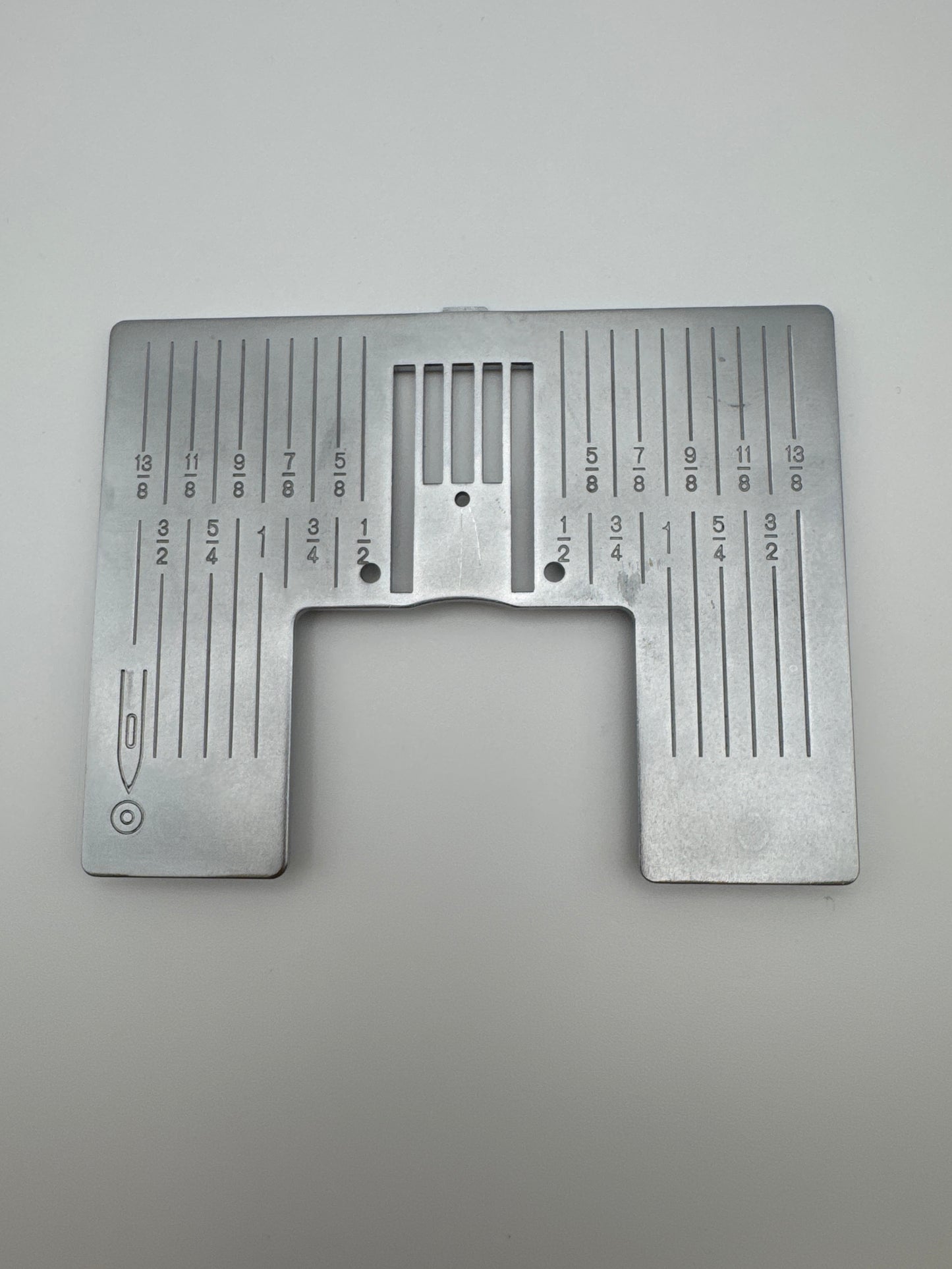 STRAIGHT STITCH NEEDLE PLATE W/INCH MARKINGS PFAFF - 68003080