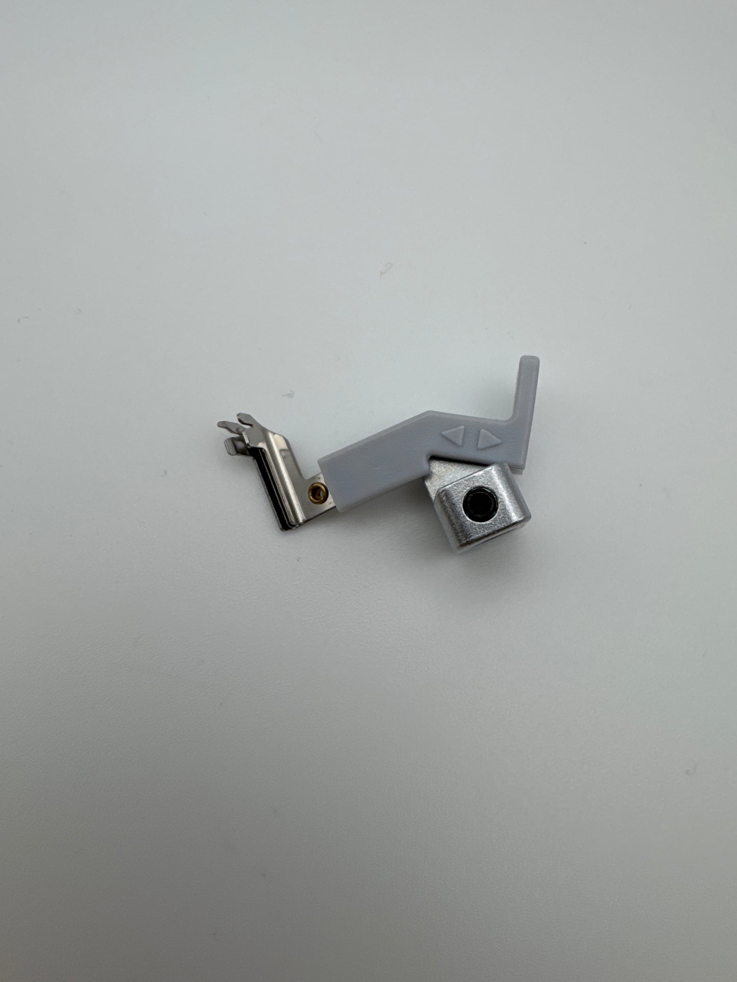 JUKI  MO2000 / MO3000 NEEDLE THREADER - 40134400