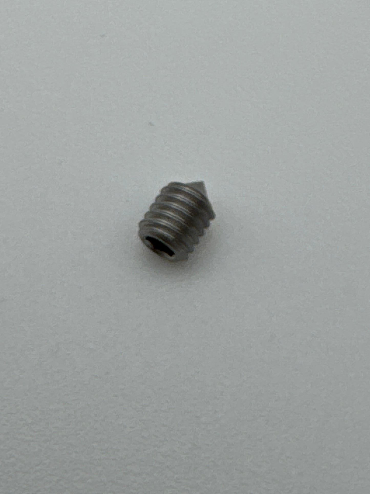 SETSCREW HEX SOCK CONE PT M3X4 - 1047295000