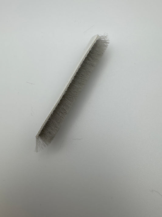 BRUSH PILE SEAL - 413233506