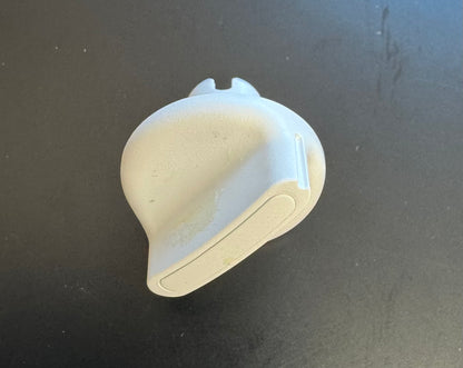 UPPER LOOPER ACTIVATE/DEACTIVATE KNOB #0340847100 BERNINA L890