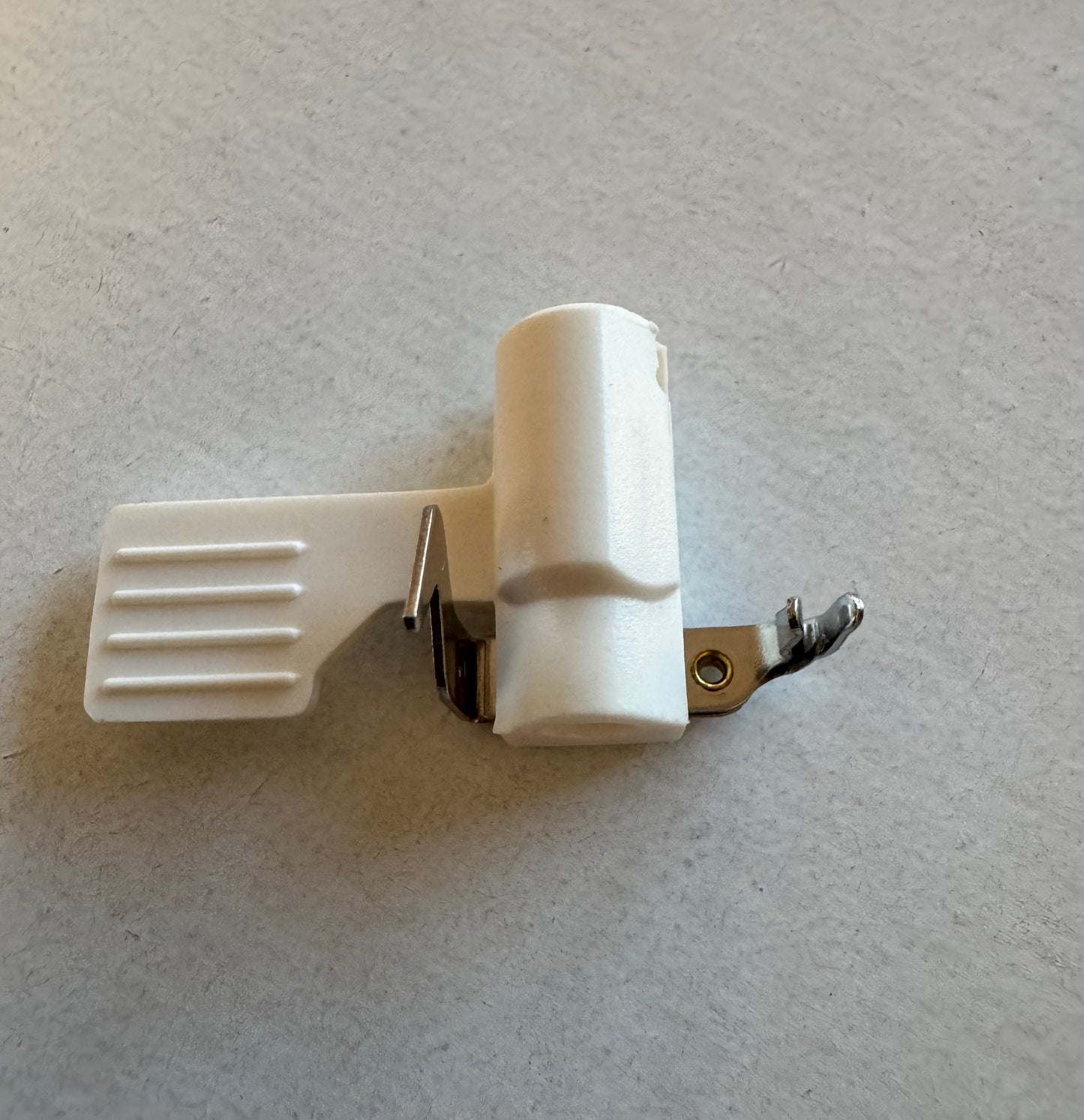 Singer Needle Threader 68015676