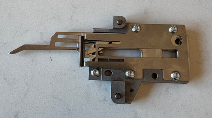 BERNINA B735 AUTO CUTTER ASSEMBLY 5MM #1053097101