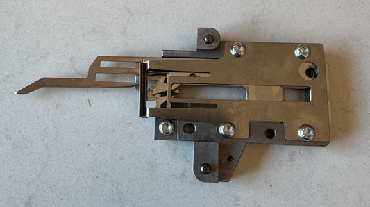 BERNINA B735 AUTO CUTTER ASSEMBLY 5MM #1053097101