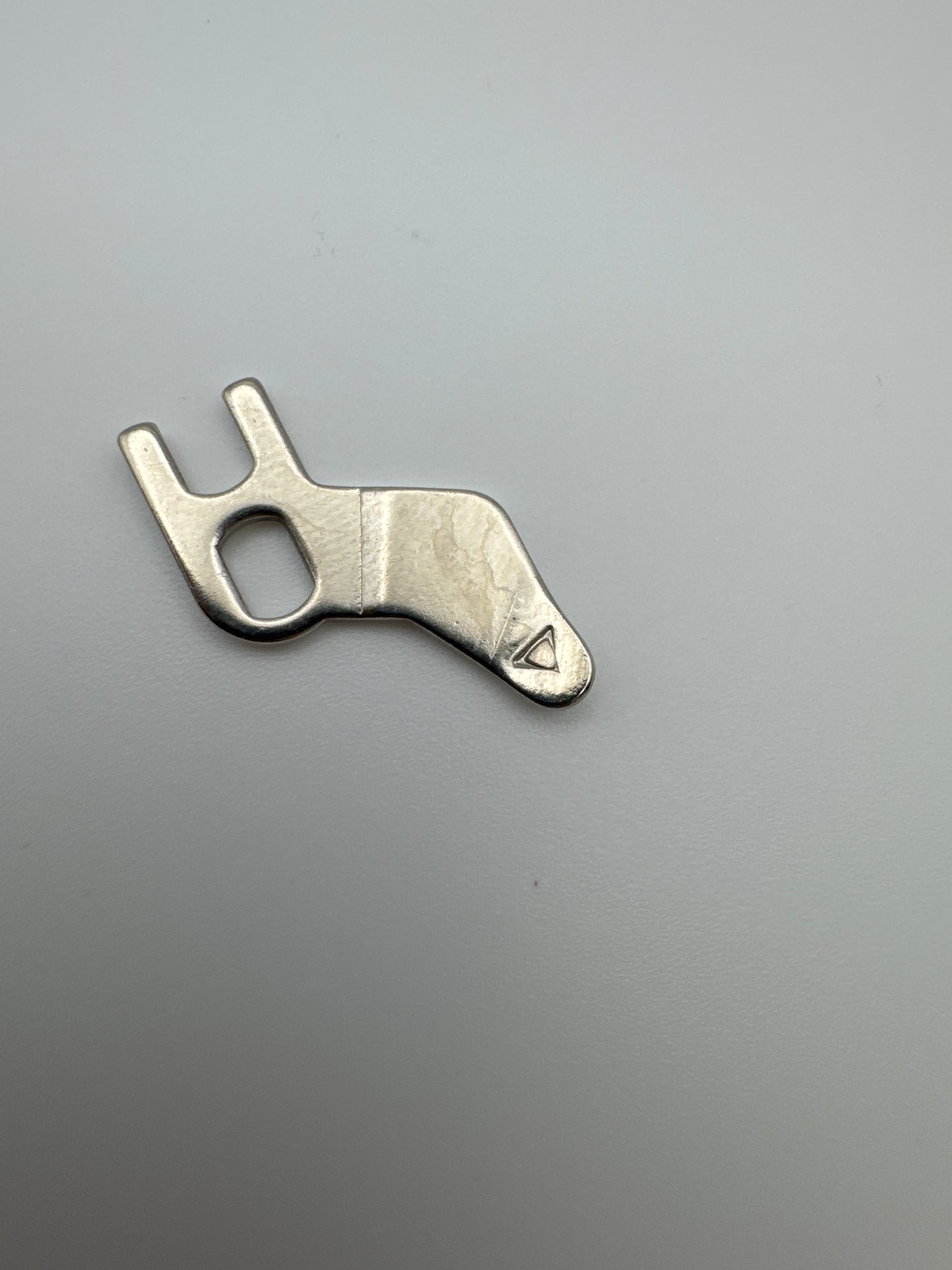 ROTARY HOOK PLATE (1) #416144001